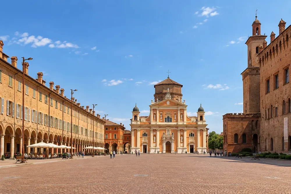 Piazza dei Martiri e i suoi portici, Carpi